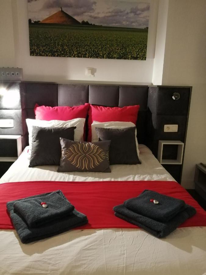 The Romantic Waterloo Lion'S Suite Braine l'Alleud Bagian luar foto